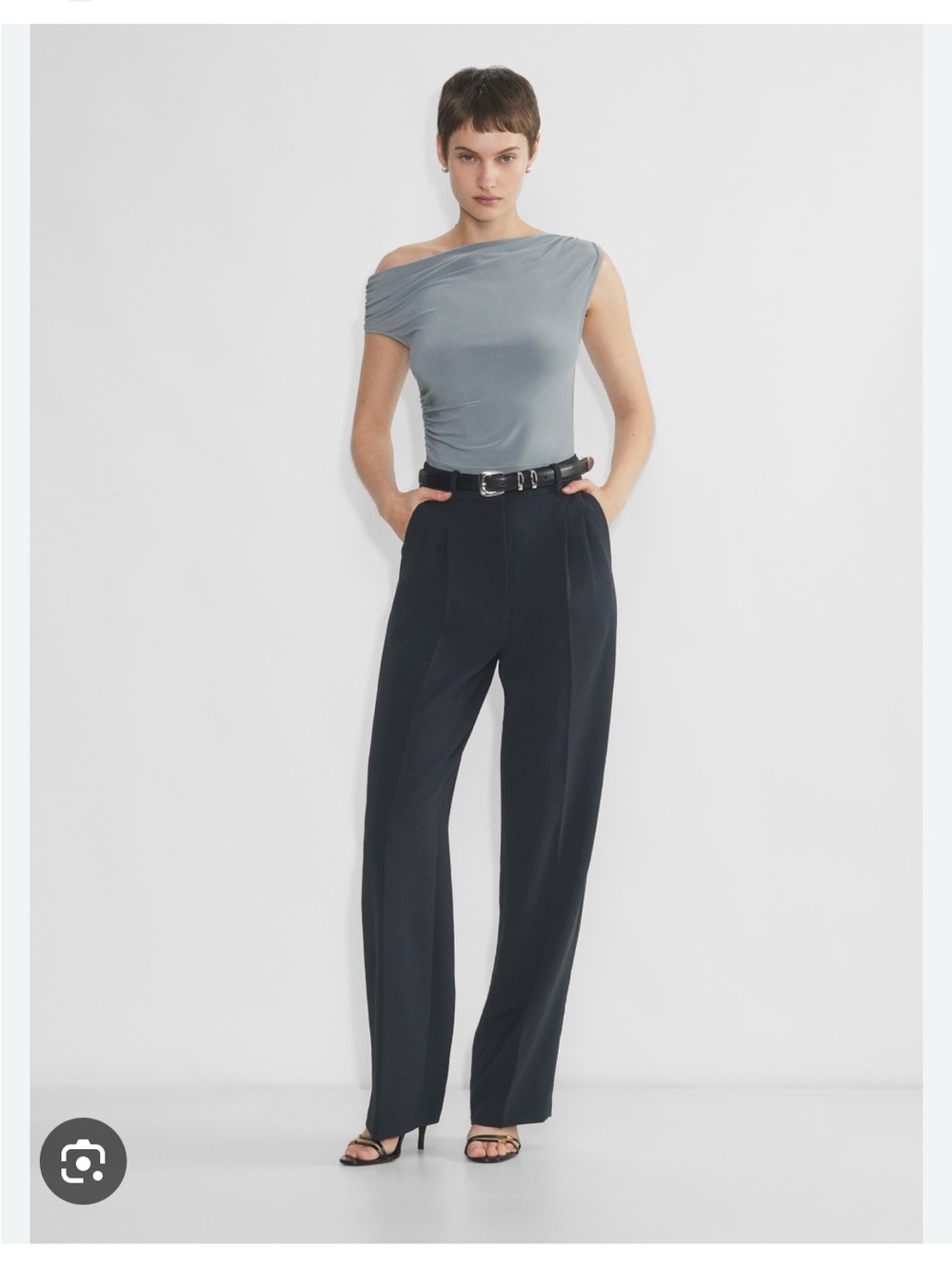 Aritzia The Effortless Pant™ Hi-Rise in Black